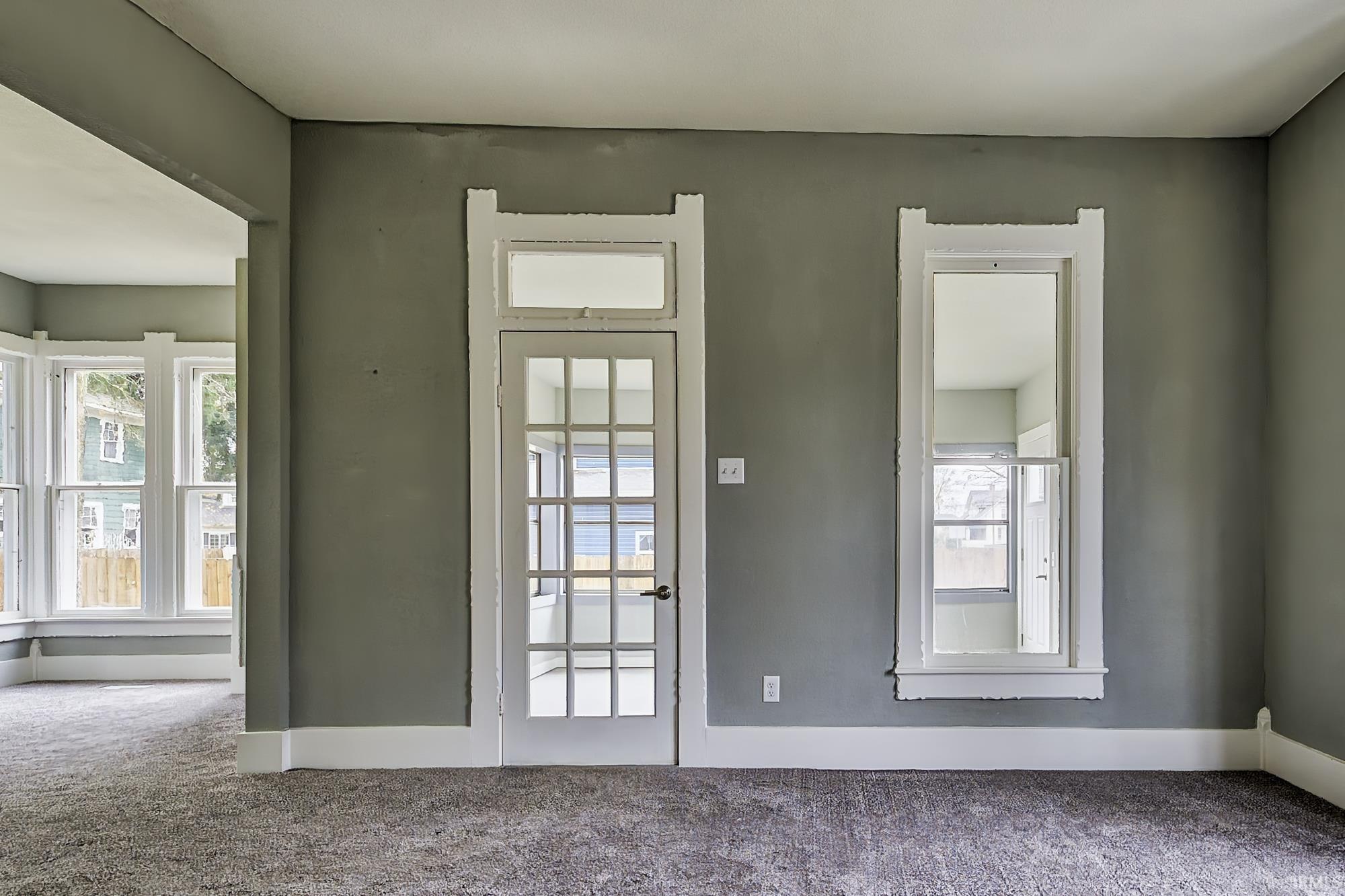 27 North Comstock Street Wabash, IN 46992 - Photo 4 of 36