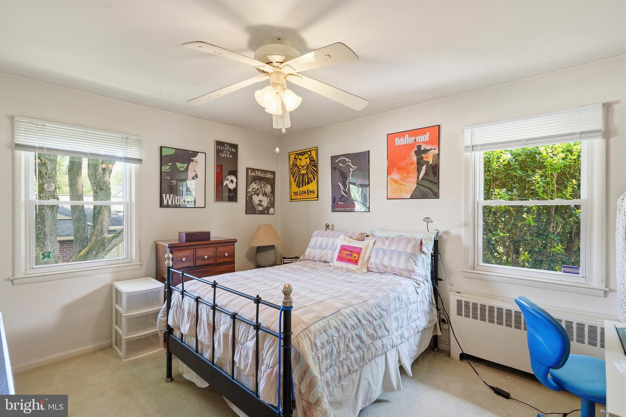2303 Farringdon Road Baltimore, MD 21209 - Photo 21 of 36 Warm and Inviting Bedroom