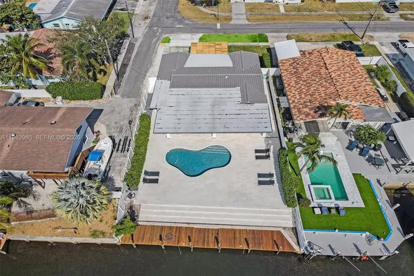 $8,000 | 915 Northwest 7th Street, Dania Beach, FL 33004