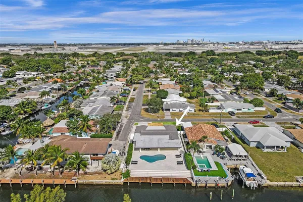 $8,000 | 915 Northwest 7th Street, Dania Beach, FL 33004