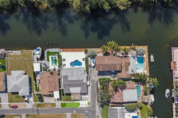 $8,000 | 915 Northwest 7th Street, Dania Beach, FL 33004