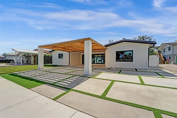 $8,000 | 915 Northwest 7th Street, Dania Beach, FL 33004