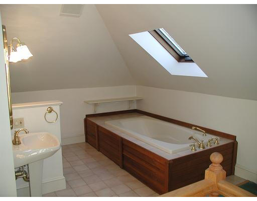 19 Evans Road Peabody, MA 01960 - Photo 7 of 10 Gallery Image 7