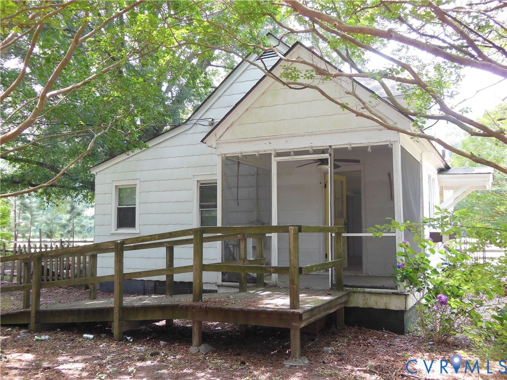 14 Redart Road Hudgins, VA 23076 - Photo 3 of 17 Left Side View