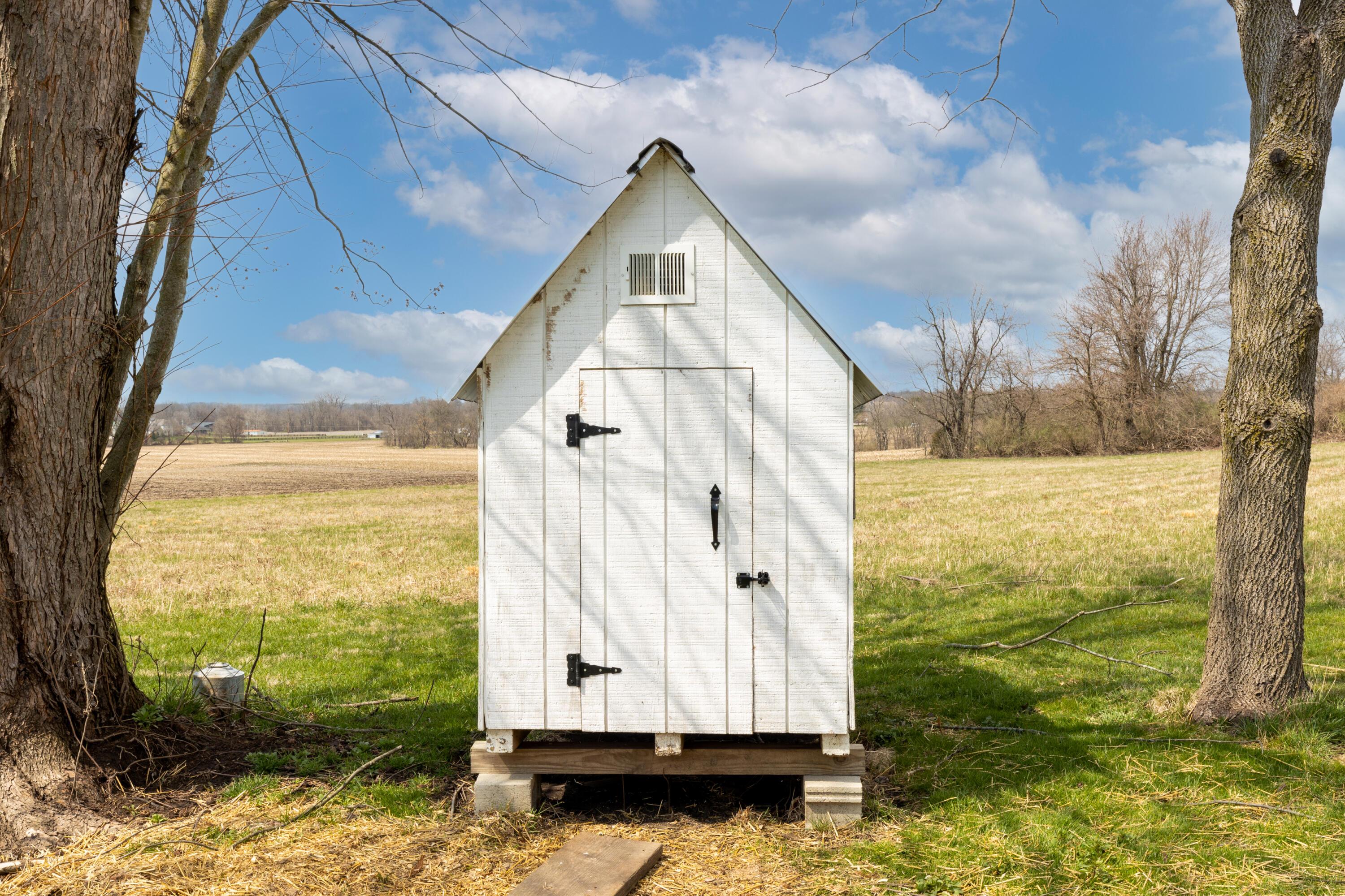 8392 Lancaster Road Hebron, OH 43025 - Photo 22 of 26 Chicken Coop