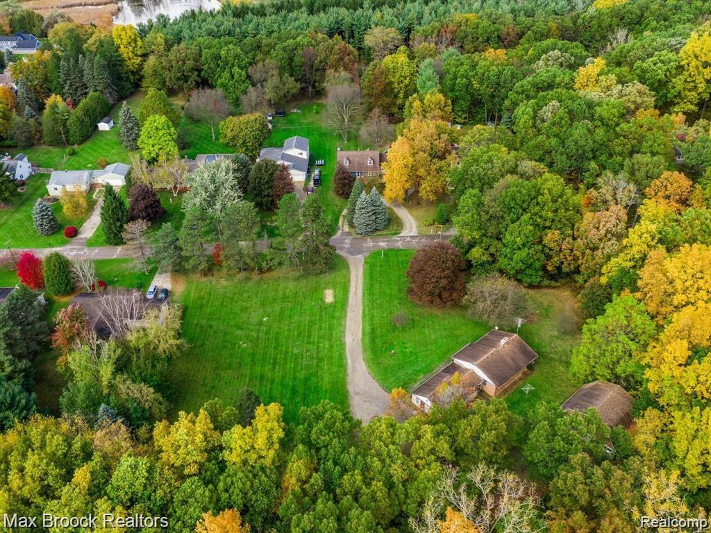 5581 Delmas Road Clarkston, MI 48348 - Photo 3 of 6