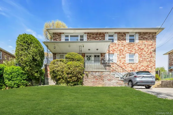 $4,100 | 29 Butler Street, Unit 2, Glen Cove, NY 11542