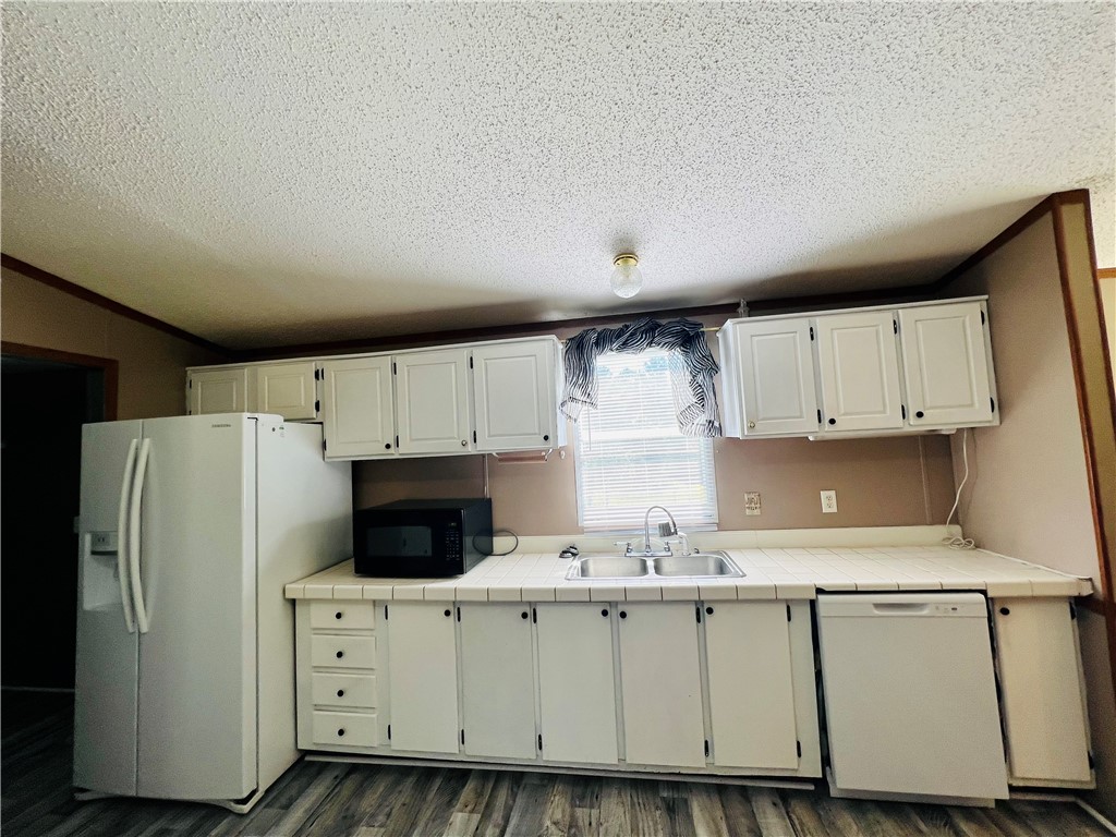 1973 County Rd S-01-40 Abbeville, SC 29620 - Photo 11 of 50 KITCHEN