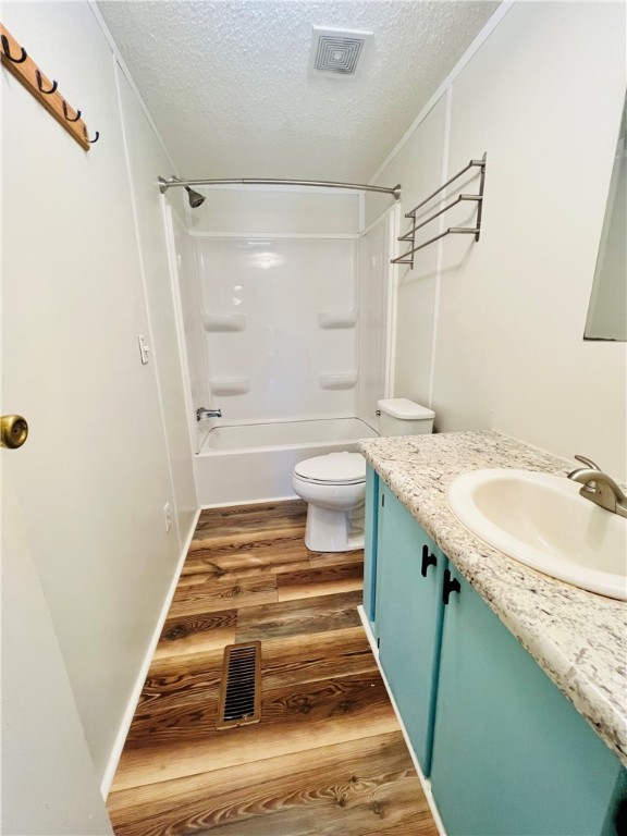 1973 County Rd S-01-40 Abbeville, SC 29620 - Photo 27 of 50 GUEST BATHROOM