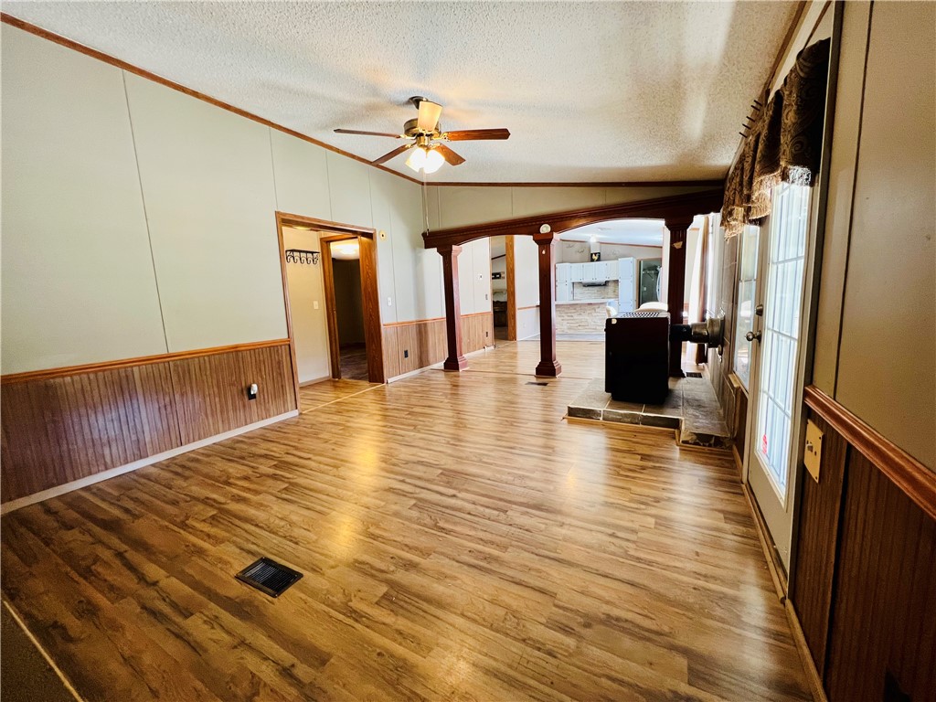 1973 County Rd S-01-40 Abbeville, SC 29620 - Photo 3 of 50 FAMILY ROOM