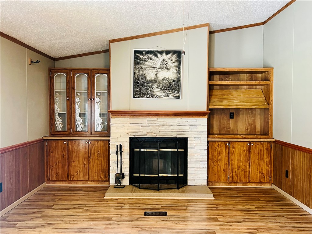 1973 County Rd S-01-40 Abbeville, SC 29620 - Photo 6 of 50 FAMILY ROOM