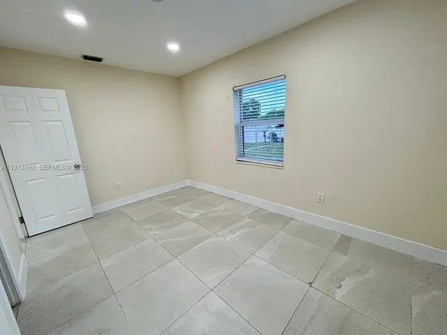 $3,500 | 610 East 8th Avenue, Hialeah, FL 33010