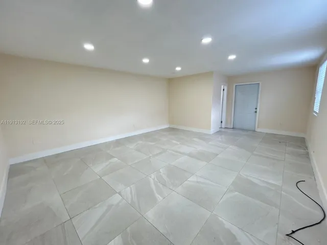 $3,500 | 610 East 8th Avenue, Hialeah, FL 33010