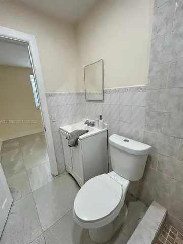 $3,500 | 610 East 8th Avenue, Hialeah, FL 33010