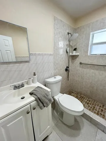 $3,795 | 610 East 8th Avenue, Hialeah, FL 33010