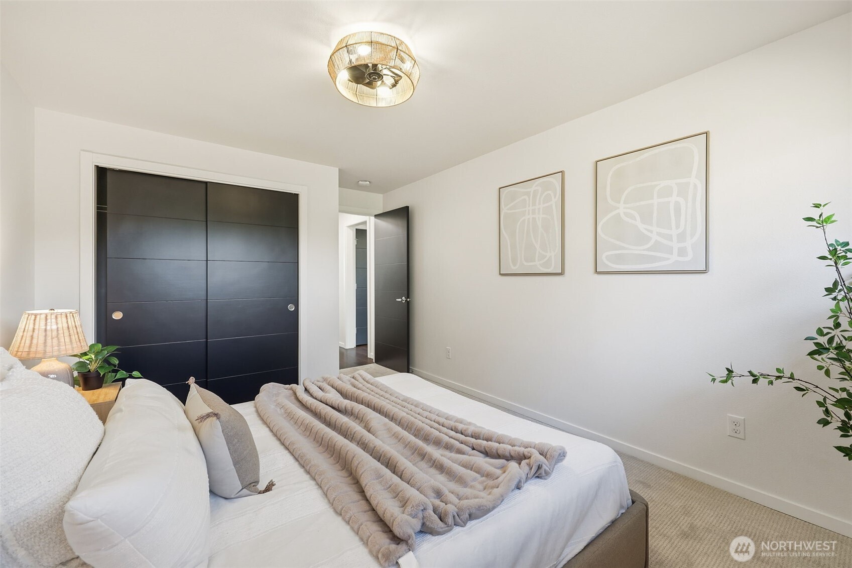 7922 9th Avenue Southwest Seattle, WA 98106 - Photo 13 of 28