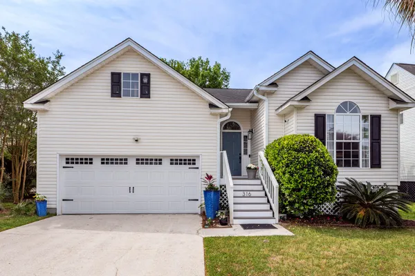 $675,000 | 316 Wild Horse Lane, Mount Pleasant, SC 29464