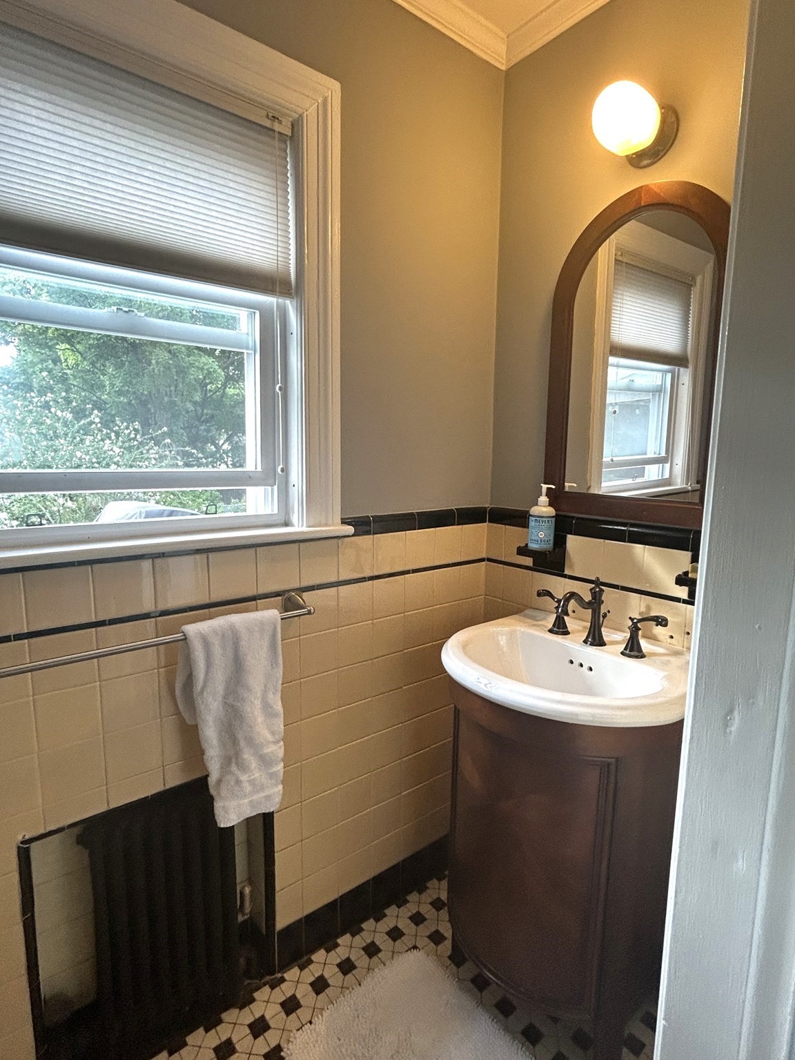 11 Hallron Road, Unit 11 Newton, MA 02462 - Photo 10 of 20 Gallery Image 10