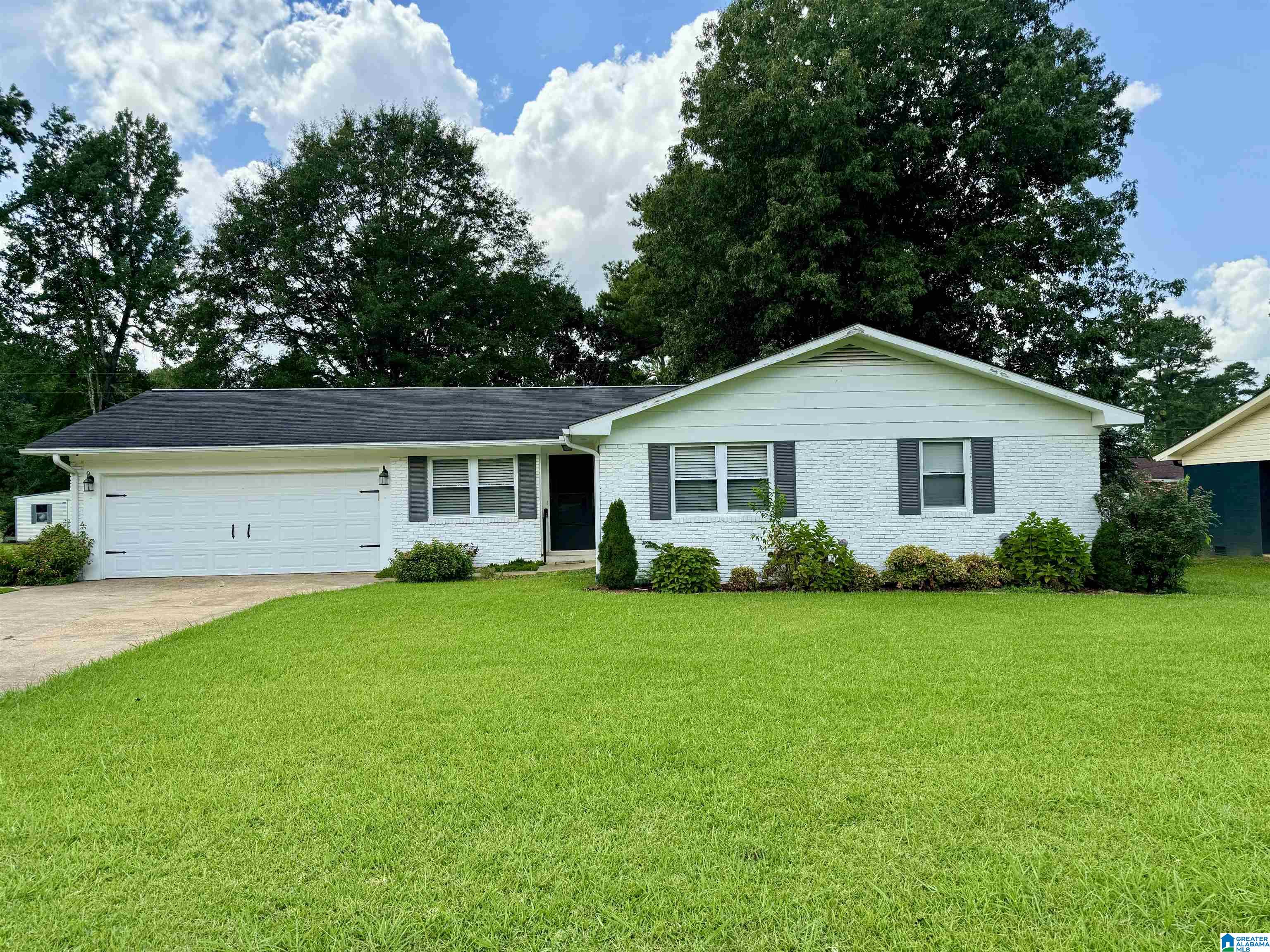 917 Pinecrest Road Sylacauga, AL 35151 - Photo 1 of 22