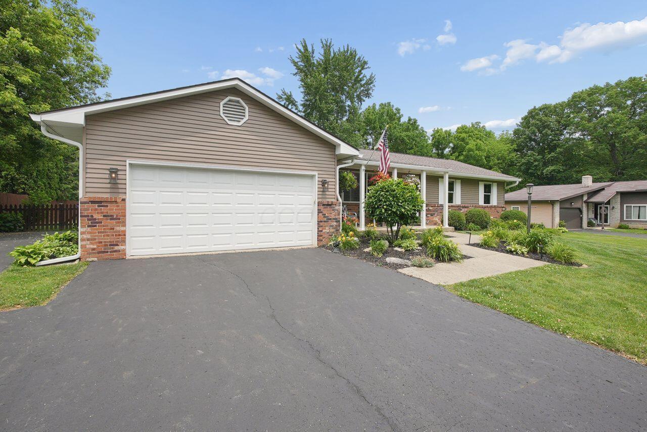 214 Greenbrier Road Sunbury, OH 43074 - Photo 3 of 39