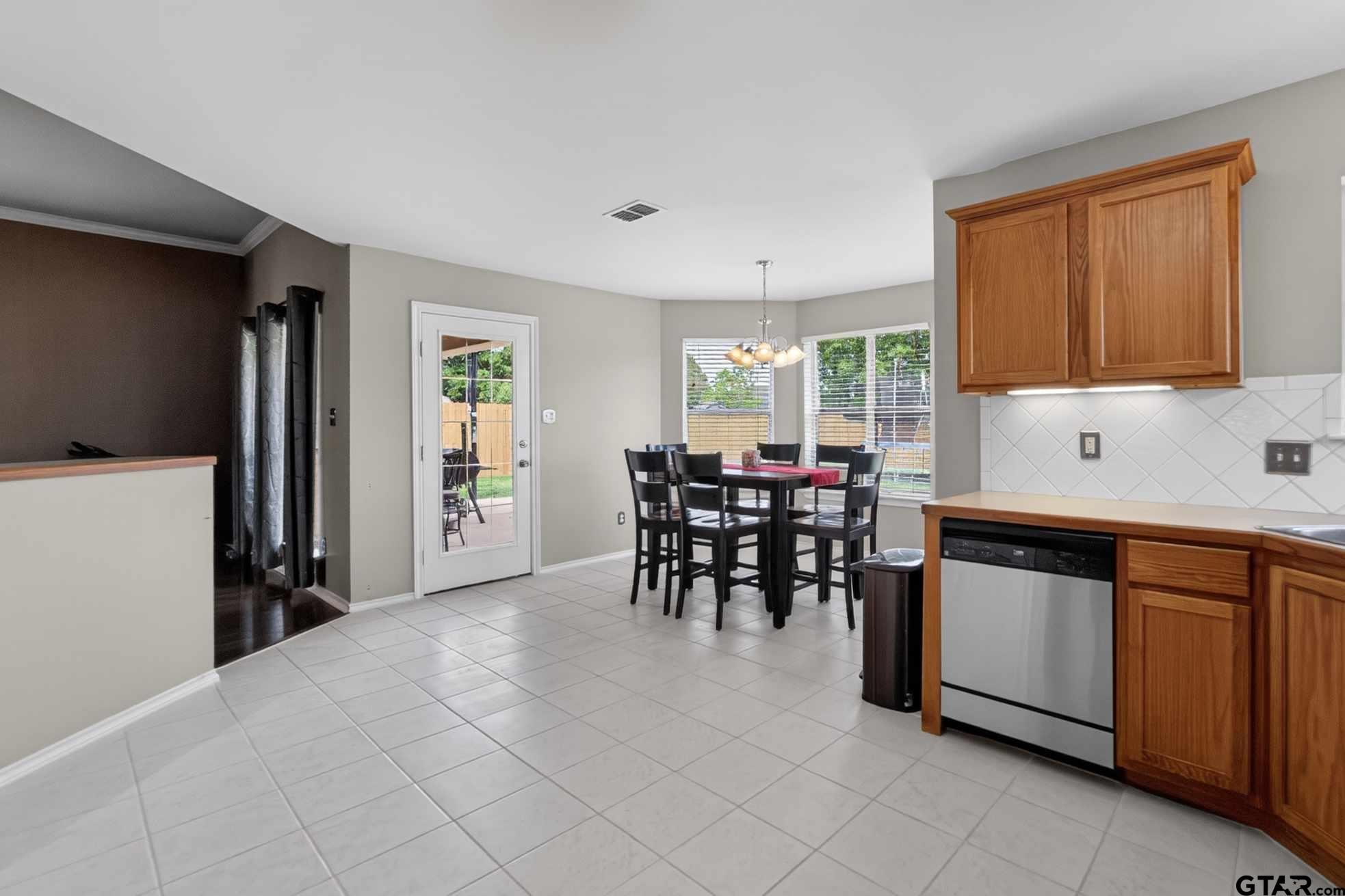 5746 Mustang Trail Tyler, TX 75707 - Photo 11 of 28