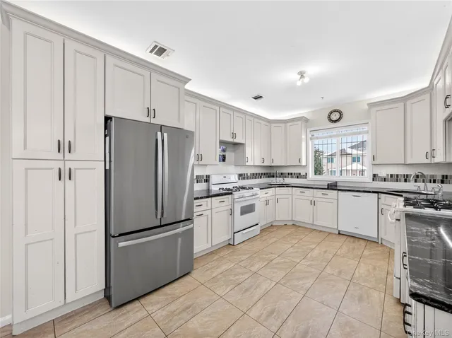 $1,075,000 | 16 Herrick Avenue, Unit 201, Spring Valley, NY 10977