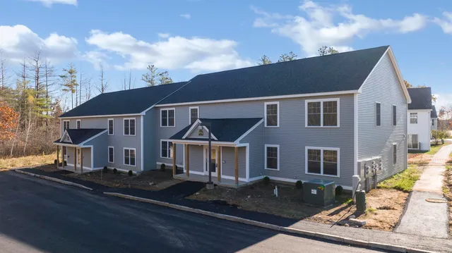 $275,000 | 13 Miami Way, Unit B, Rochester, NH 03867