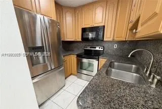$2,100 | 2565 West 56th Street, Unit 101, Hialeah, FL 33016