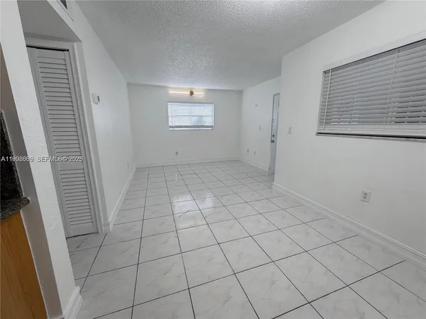 $2,100 | 2565 West 56th Street, Unit 101, Hialeah, FL 33016