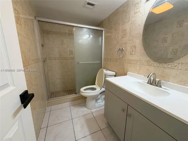 $2,100 | 2565 West 56th Street, Unit 101, Hialeah, FL 33016