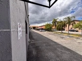 $2,100 | 2565 West 56th Street, Unit 101, Hialeah, FL 33016