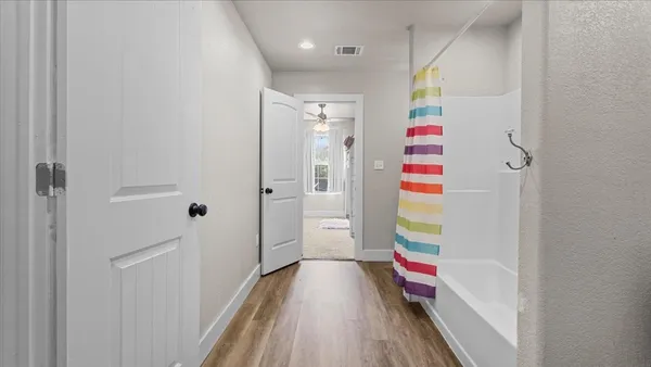 $427,000 | 147 Wildwood Lake Drive, Huntsville, TX 77340