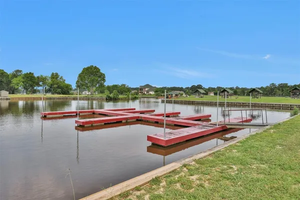 $427,000 | 147 Wildwood Lake Drive, Huntsville, TX 77340