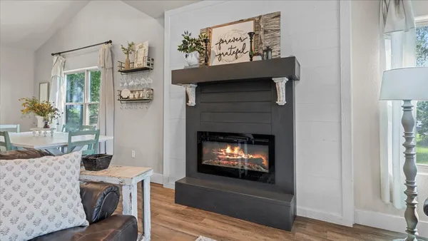 $427,000 | 147 Wildwood Lake Drive, Huntsville, TX 77340