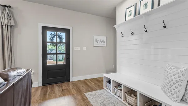 $427,000 | 147 Wildwood Lake Drive, Huntsville, TX 77340