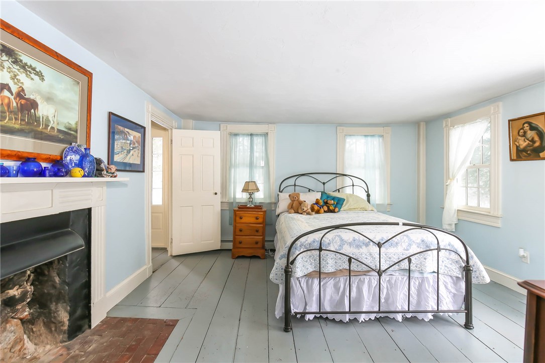 81 Battey Meetinghouse Road Scituate, RI 02857 - Photo 8 of 14 MASTER BEDROOM