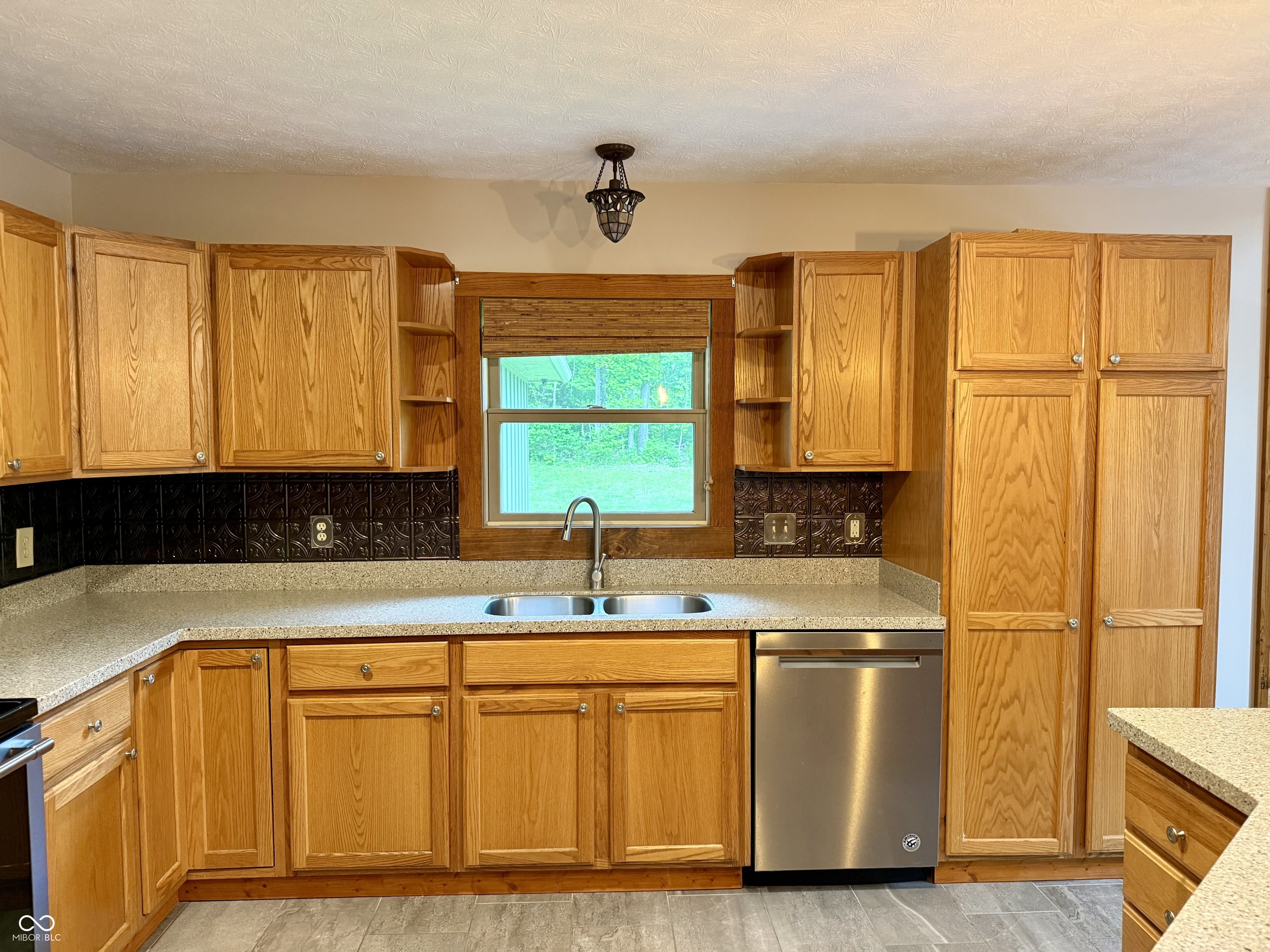 1340 Apache Trail Martinsville, IN 46151 - Photo 8 of 45