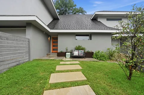 $674,000 | 2101 Airole Way, Unit B, Austin, TX 78704