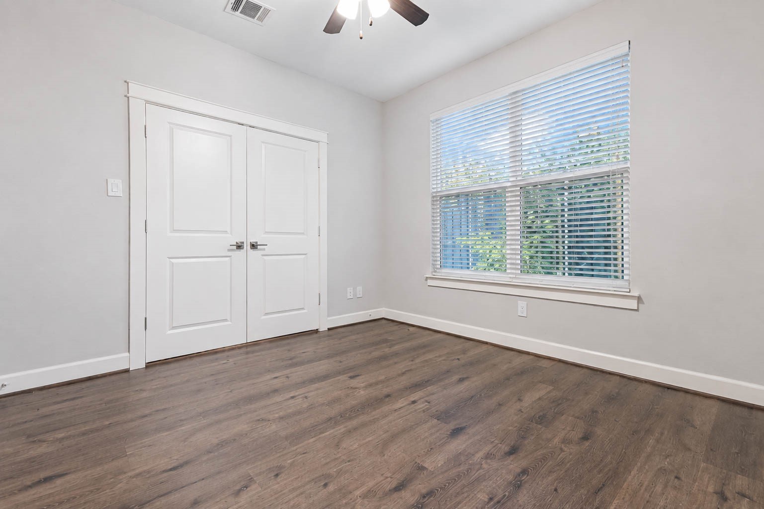 603 Link Road, Unit H Houston, TX 77009 - Photo 6 of 29 Gallery Image 6