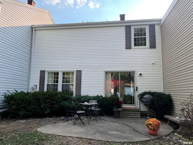$103,000 | 90 Carriage Hill, Macomb, IL 61455