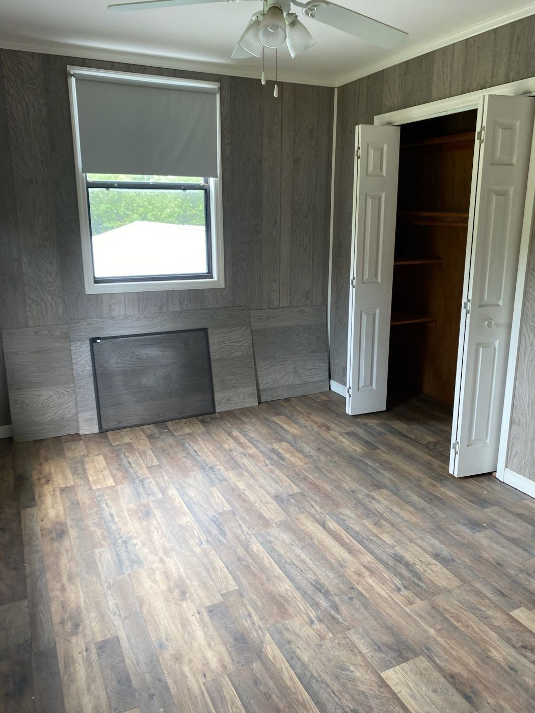465 Zimmerman Road Hampshire, TN 38461 - Photo 15 of 23 en empty room with window and a mirror