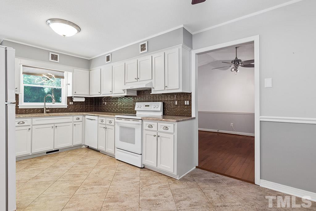 4345 Pickwick Drive Raleigh, NC 27613 - Photo 7 of 30