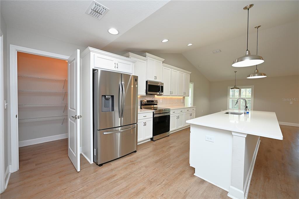 4435 Lake Hancock Road Lakeland, FL 33812 - Photo 8 of 47