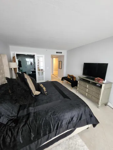 $8,000 | 899 Jeffery Street, Unit 701, Boca Raton, FL 33487