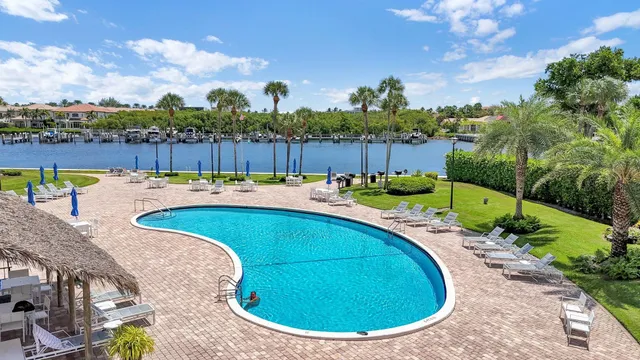 $8,000 | 899 Jeffery Street, Unit 701, Boca Raton, FL 33487