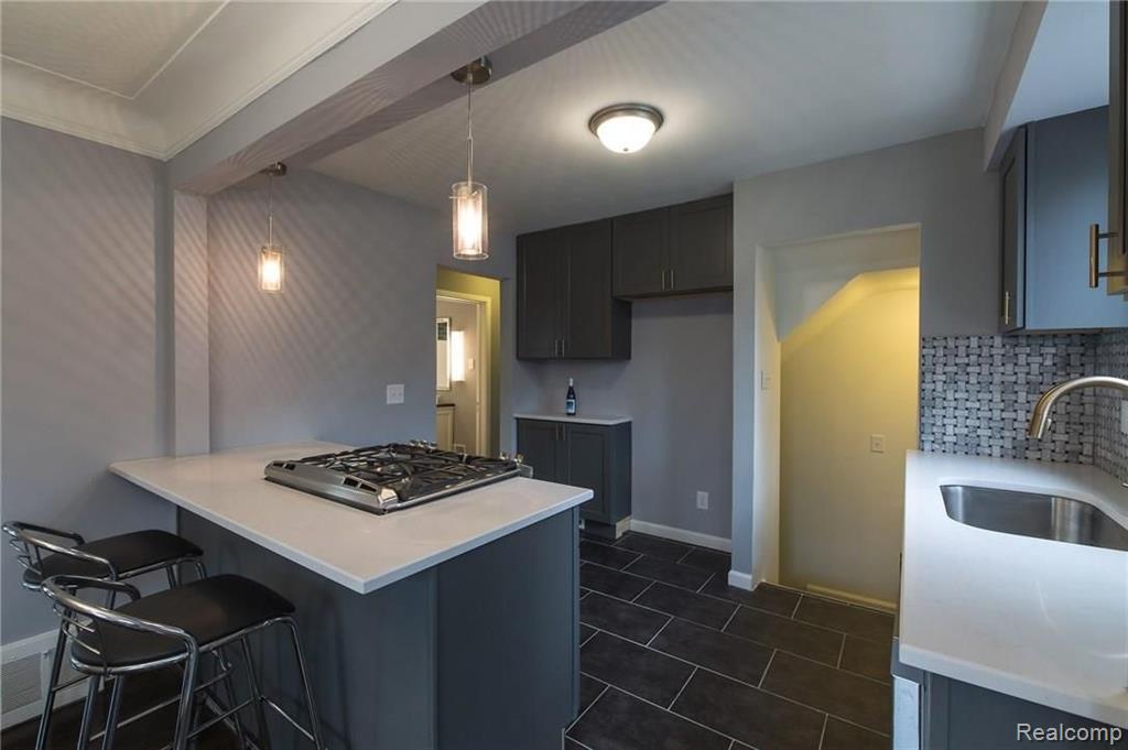 800 Columbia Road Berkley, MI 48072 - Photo 6 of 29