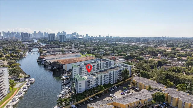 $2,450 | 2475 Northwest 16th St Road, Unit 310, Miami, FL 33125