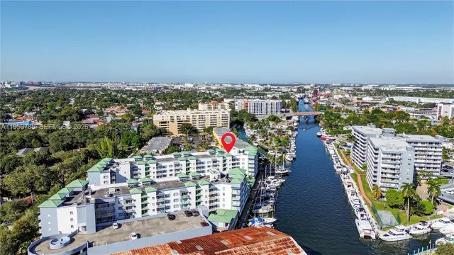 $2,450 | 2475 Northwest 16th St Road, Unit 310, Miami, FL 33125