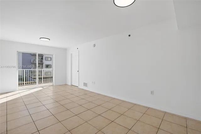 $2,450 | 2475 Northwest 16th St Road, Unit 310, Miami, FL 33125