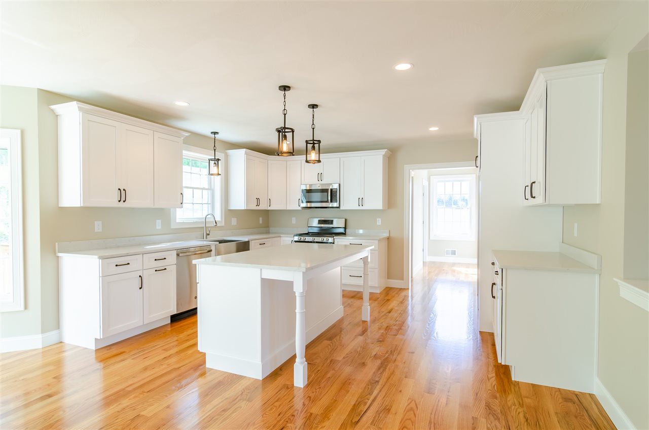 13 Beechwood Road Salem, NH 03079 - Photo 14 of 15 Gallery Image 14